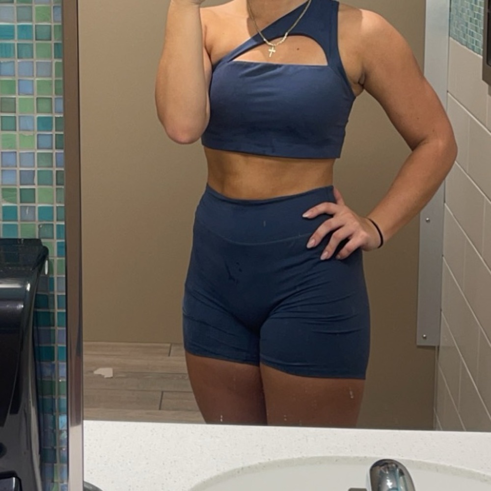 Alphalete Set - Picture 2 of 2